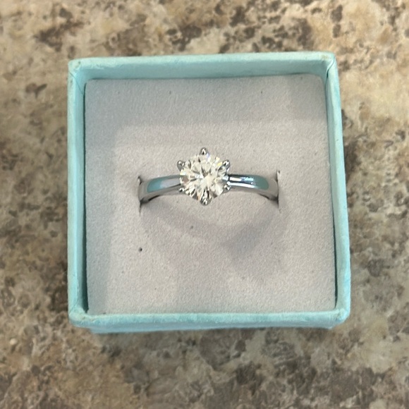 Certified 1 ct Moissanite ring. 925 Sterling Silver.  New without tags - Picture 1 of 3